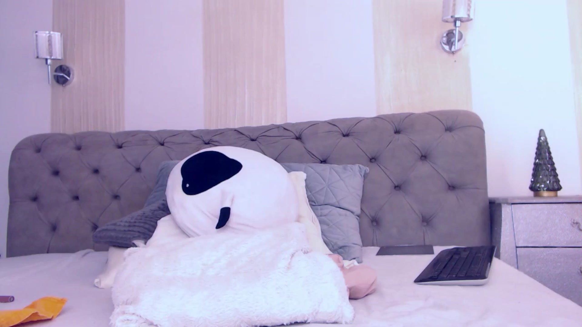 Gallery image thumbnail from NaomiNasssh's myfreecams stream on, 12/18/2025, 10:41 image 3 of 20