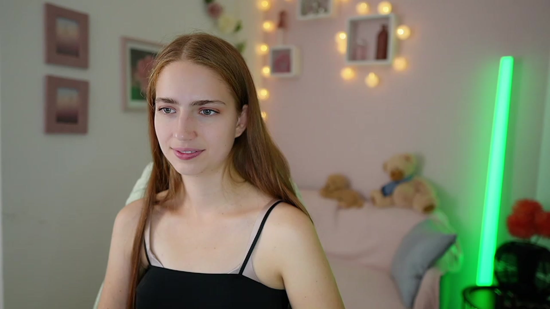 Gallery image thumbnail from Naomi_Woods18's myfreecams stream on, 10/31/2023, 12:23 image 20 of 20