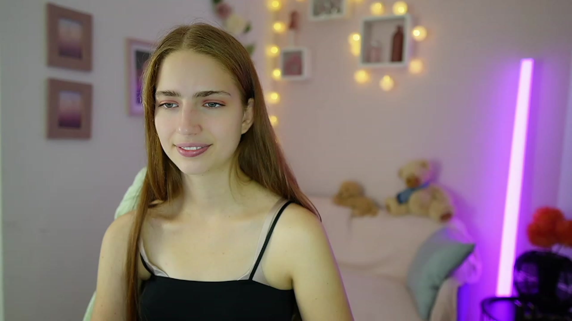 Gallery image thumbnail from Naomi_Woods18's myfreecams stream on, 10/31/2023, 12:23 image 11 of 20