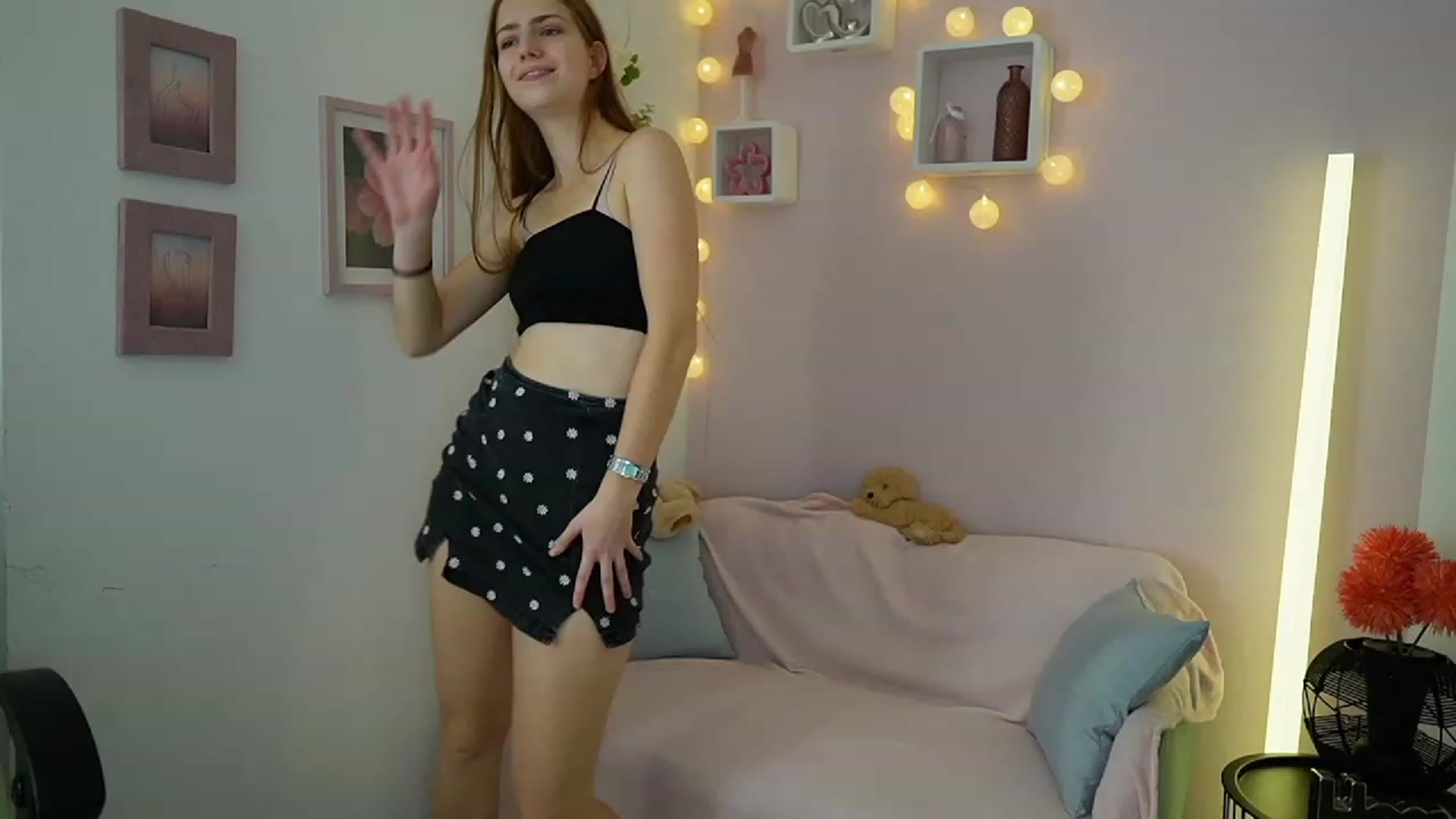 Gallery image thumbnail from Naomi_Woods18's myfreecams stream on, 10/31/2023, 13:59 image 19 of 20