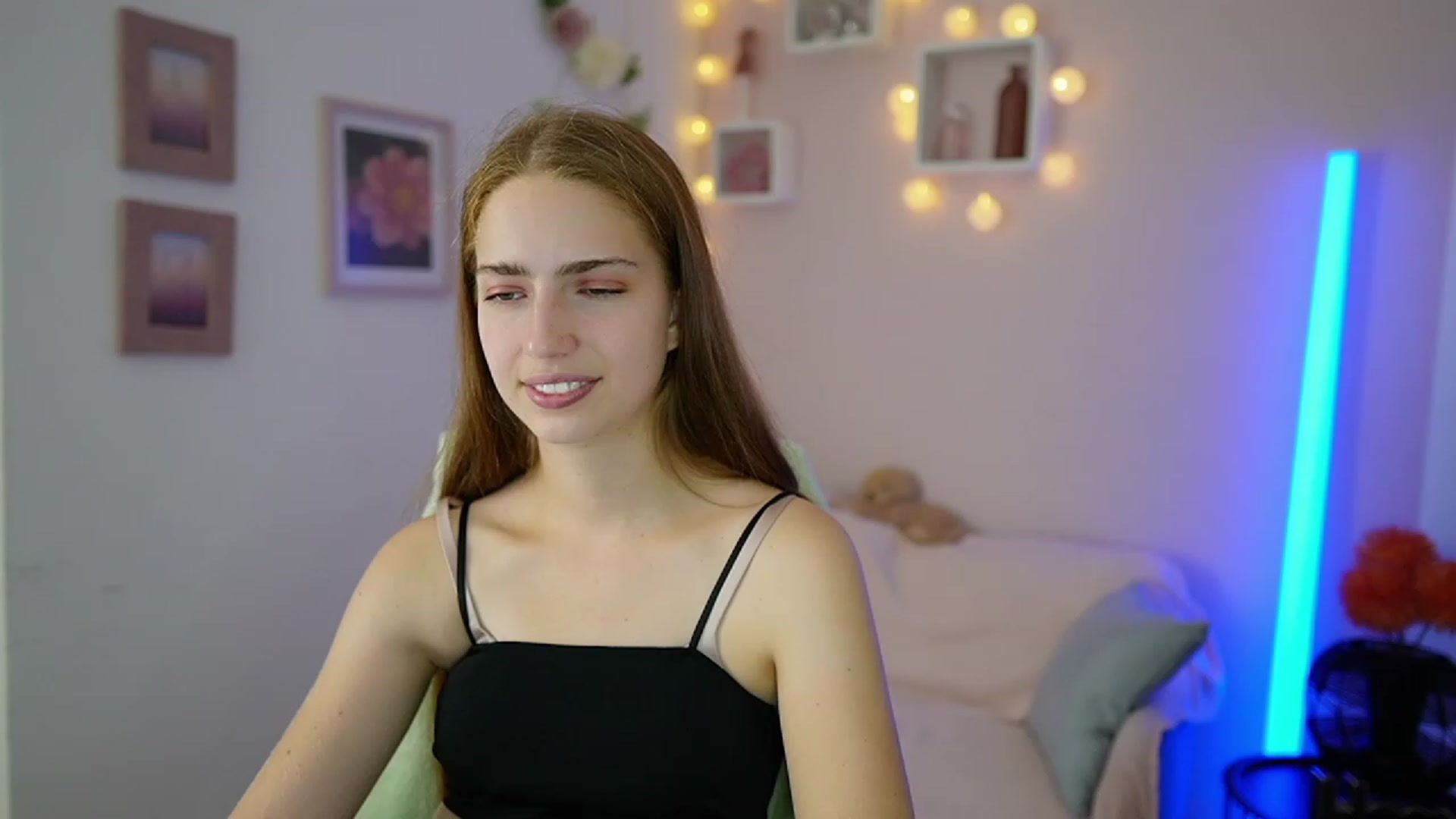 Gallery image thumbnail from Naomi_Woods18's myfreecams stream on, 10/31/2023, 13:59 image 7 of 20