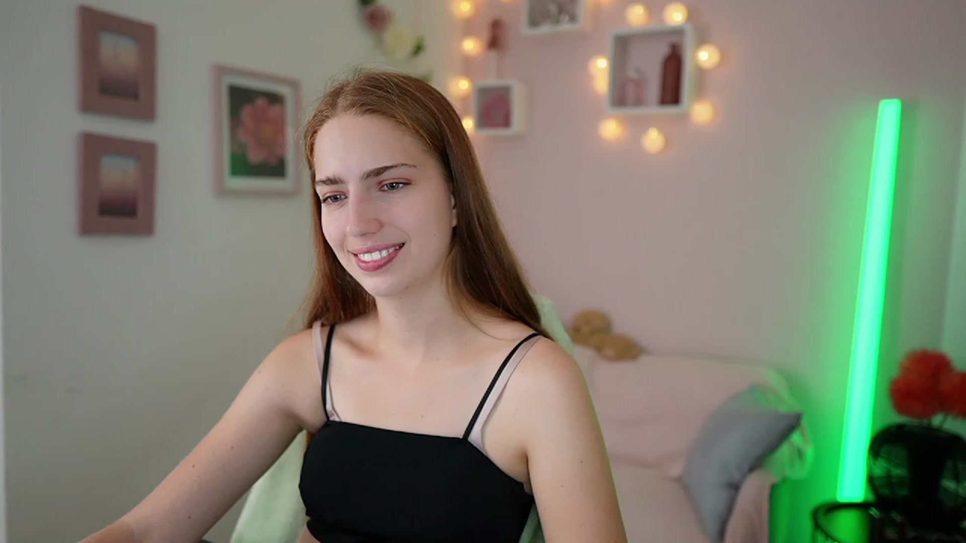 Gallery image thumbnail from Naomi_Woods18's myfreecams stream on, 10/31/2023, 13:59 image 6 of 20