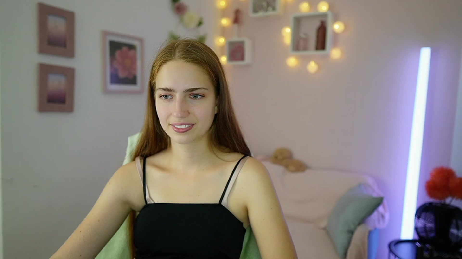 Gallery image thumbnail from Naomi_Woods18's myfreecams stream on, 10/31/2023, 13:59 image 13 of 20