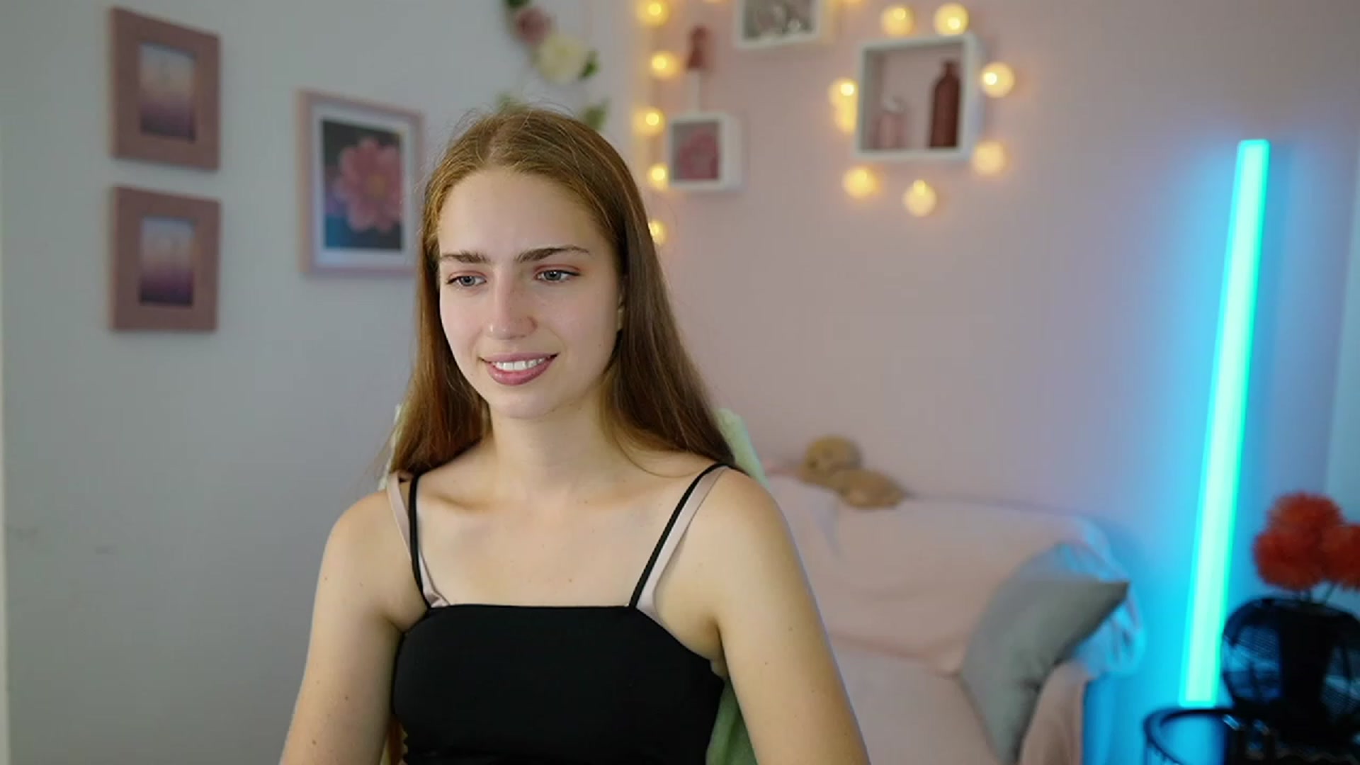 Gallery image thumbnail from Naomi_Woods18's myfreecams stream on, 10/31/2023, 13:59 image 10 of 20