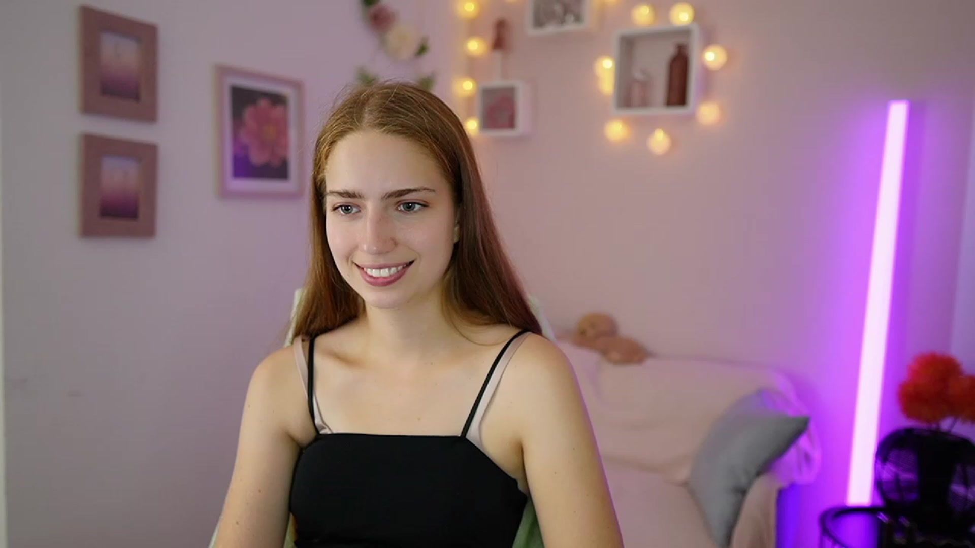 Gallery image thumbnail from Naomi_Woods18's myfreecams stream on, 10/31/2023, 13:59 image 11 of 20