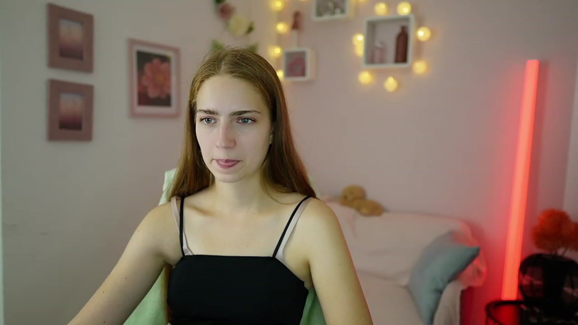 Gallery image thumbnail from Naomi_Woods18's myfreecams stream on, 10/31/2023, 13:59 image 15 of 20