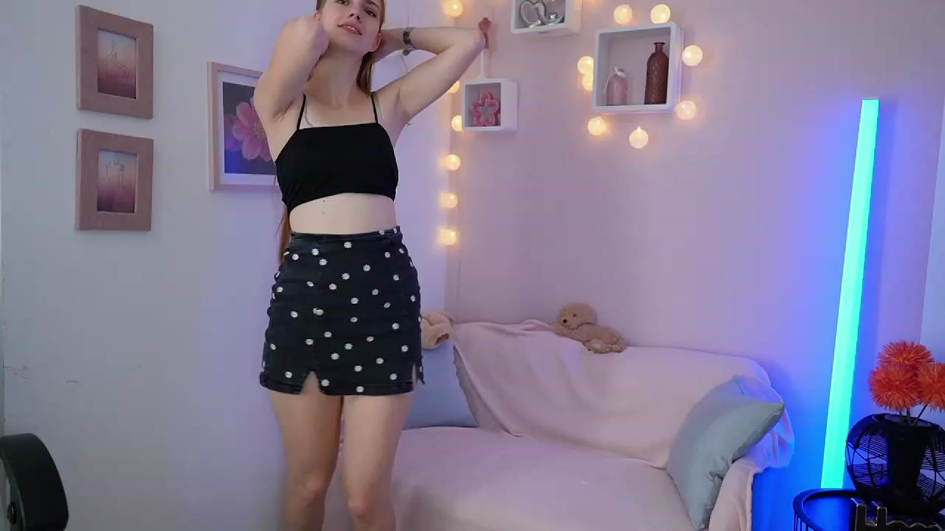 Gallery image thumbnail from Naomi_Woods18's myfreecams stream on, 10/31/2023, 13:59 image 17 of 20