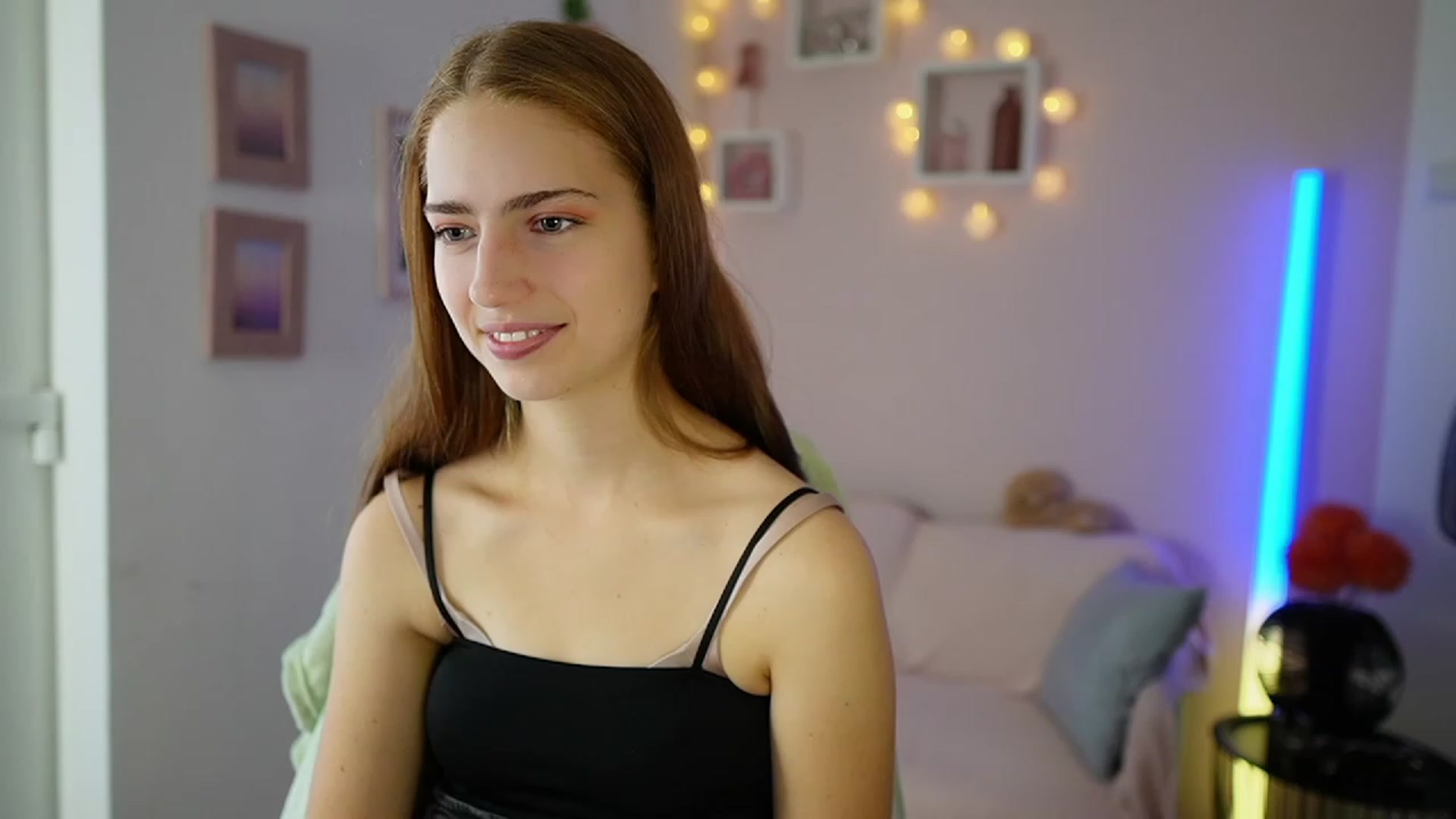Gallery image thumbnail from Naomi_Woods18's myfreecams stream on, 11/01/2023, 09:27 image 15 of 20