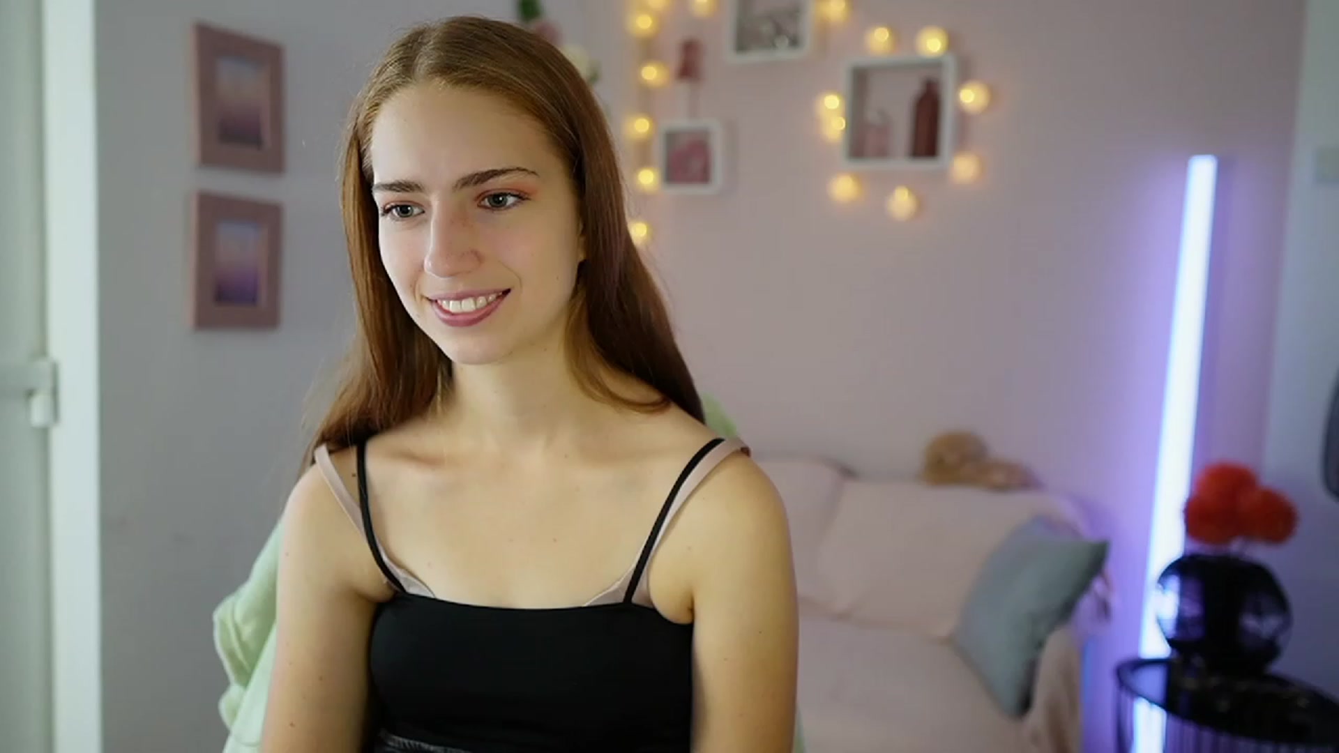Gallery image thumbnail from Naomi_Woods18's myfreecams stream on, 11/01/2023, 09:27 image 11 of 20