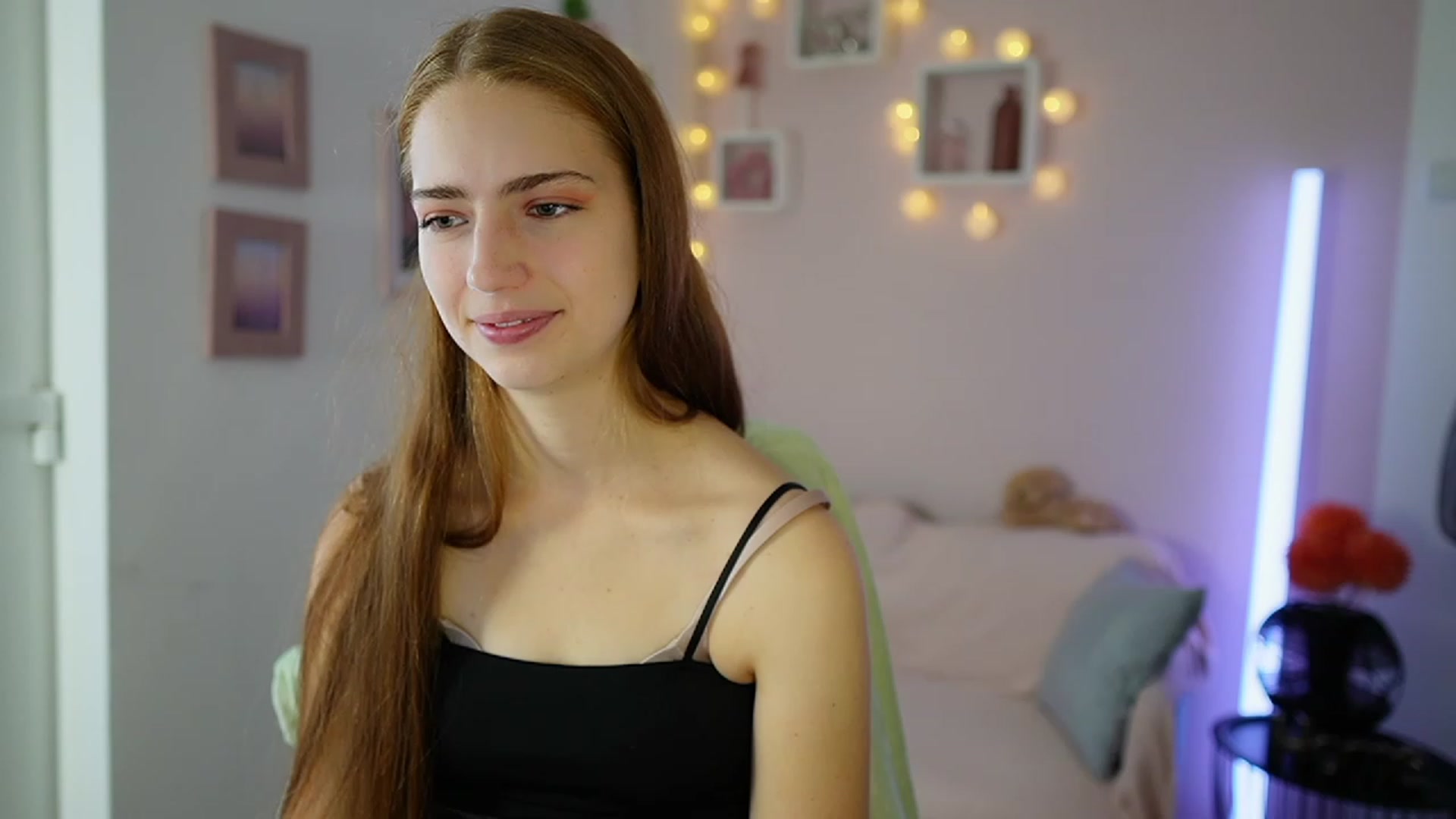 Gallery image thumbnail from Naomi_Woods18's myfreecams stream on, 11/01/2023, 09:27 image 2 of 20