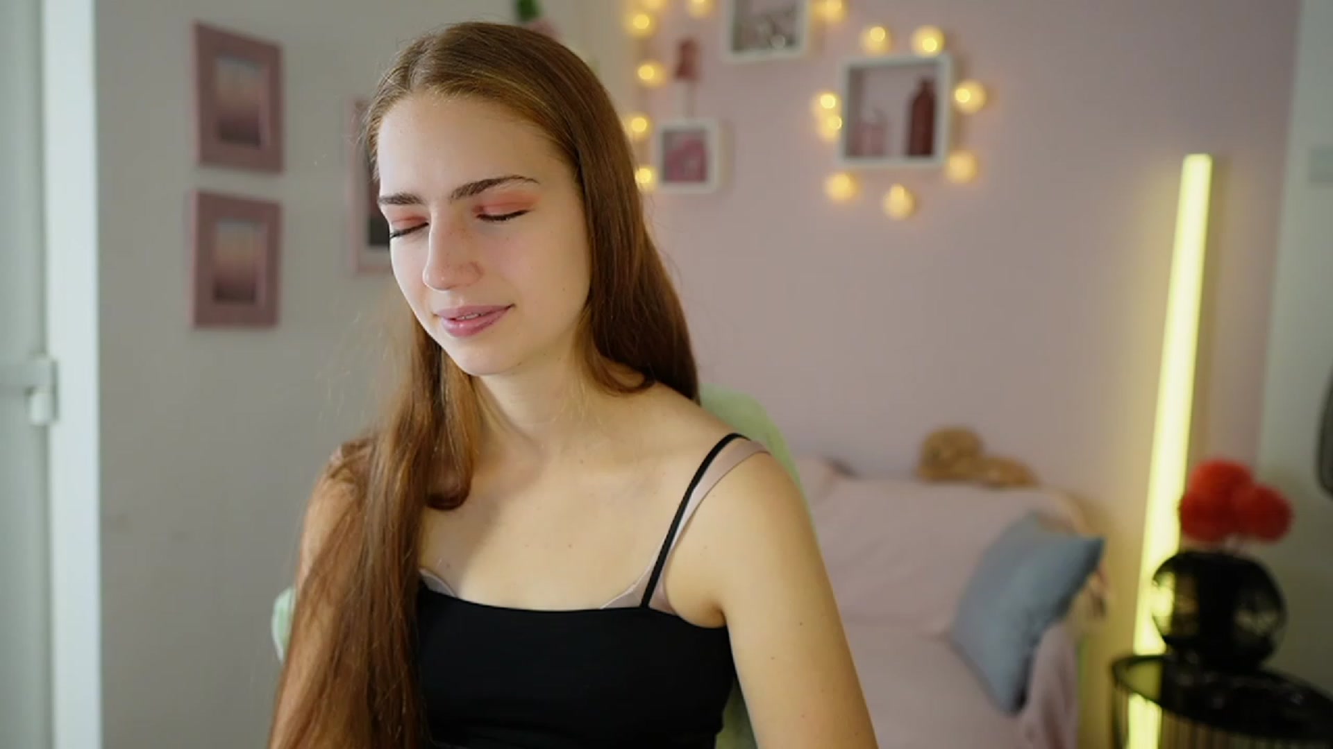 Gallery image thumbnail from Naomi_Woods18's myfreecams stream on, 11/01/2023, 09:27 image 6 of 20