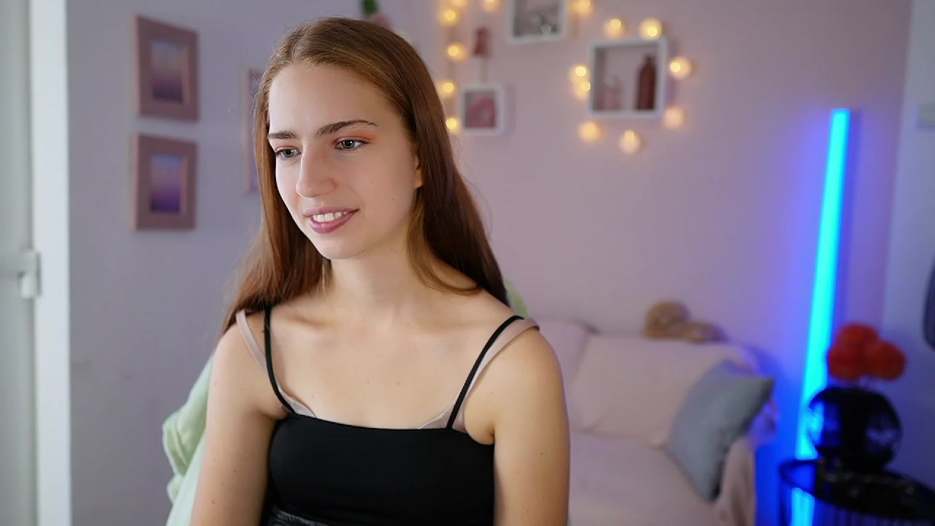 Gallery image thumbnail from Naomi_Woods18's myfreecams stream on, 11/01/2023, 09:27 image 16 of 20