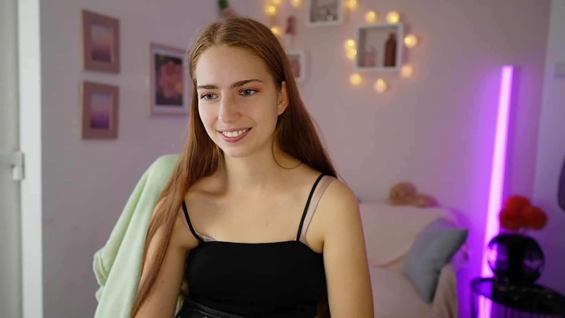 Gallery image thumbnail from Naomi_Woods18's myfreecams stream on, 11/01/2023, 10:13 image 5 of 20