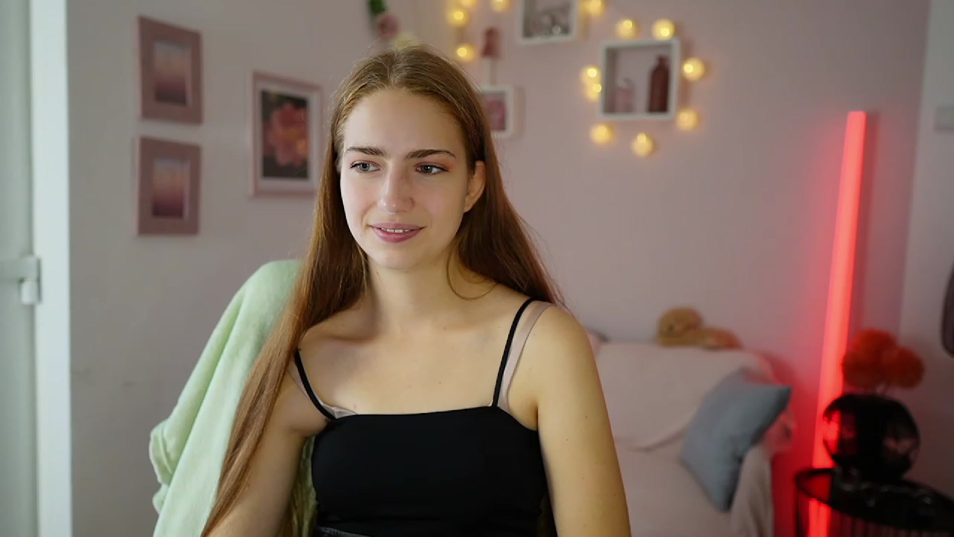 Gallery image thumbnail from Naomi_Woods18's myfreecams stream on, 11/01/2023, 10:13 image 7 of 20