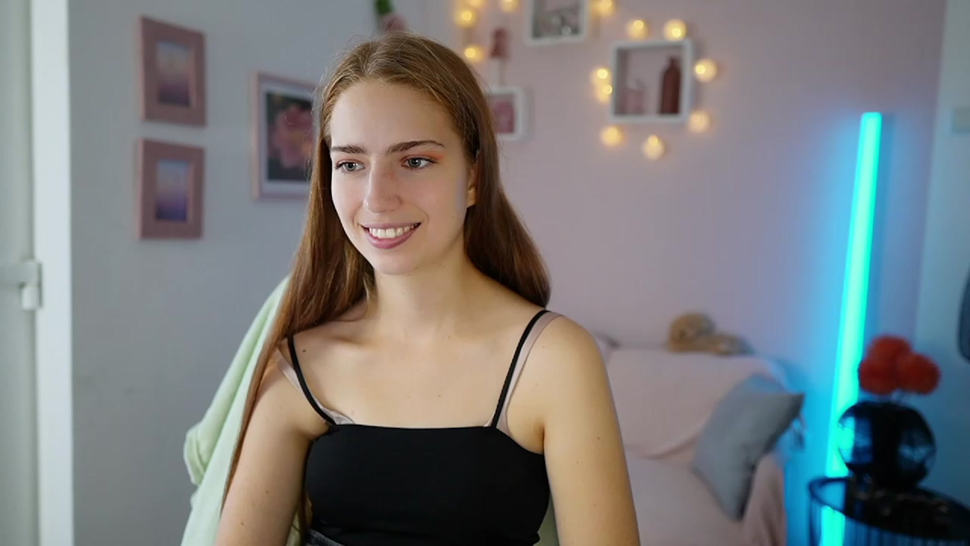 Gallery image thumbnail from Naomi_Woods18's myfreecams stream on, 11/01/2023, 10:13 image 19 of 20