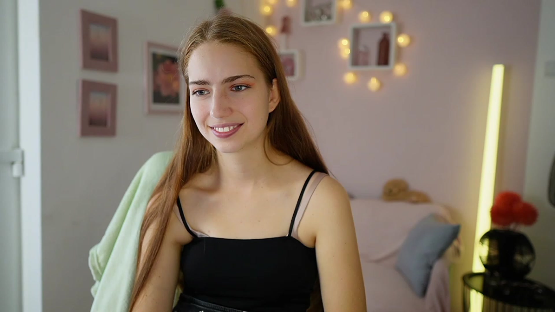 Gallery image thumbnail from Naomi_Woods18's myfreecams stream on, 11/01/2023, 10:13 image 3 of 20