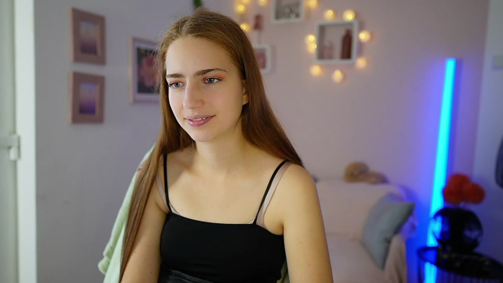 Gallery image thumbnail from Naomi_Woods18's myfreecams stream on, 11/01/2023, 12:18 image 11 of 20