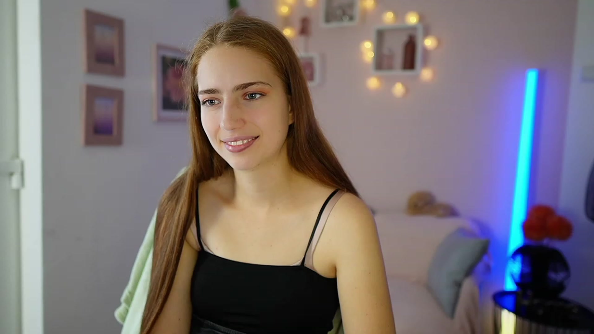 Gallery image thumbnail from Naomi_Woods18's myfreecams stream on, 11/01/2023, 12:18 image 13 of 20