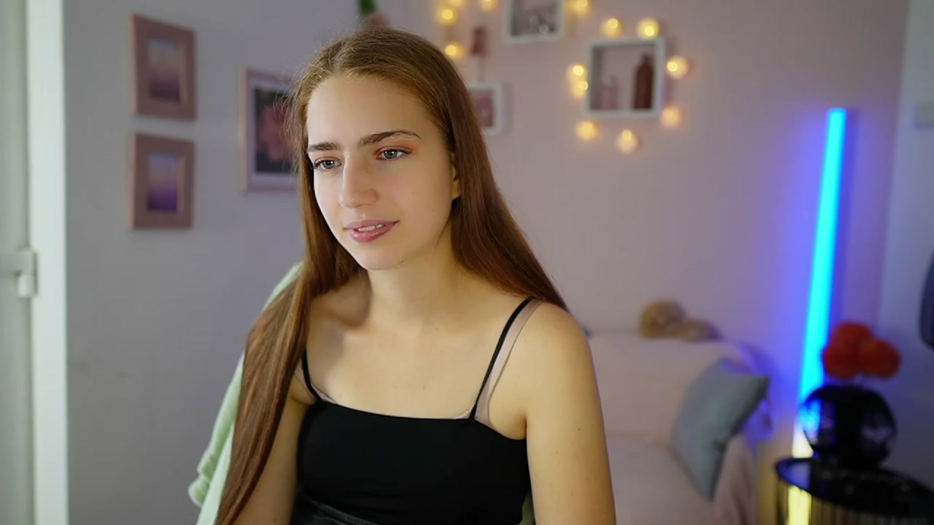 Gallery image thumbnail from Naomi_Woods18's myfreecams stream on, 11/01/2023, 12:18 image 15 of 20