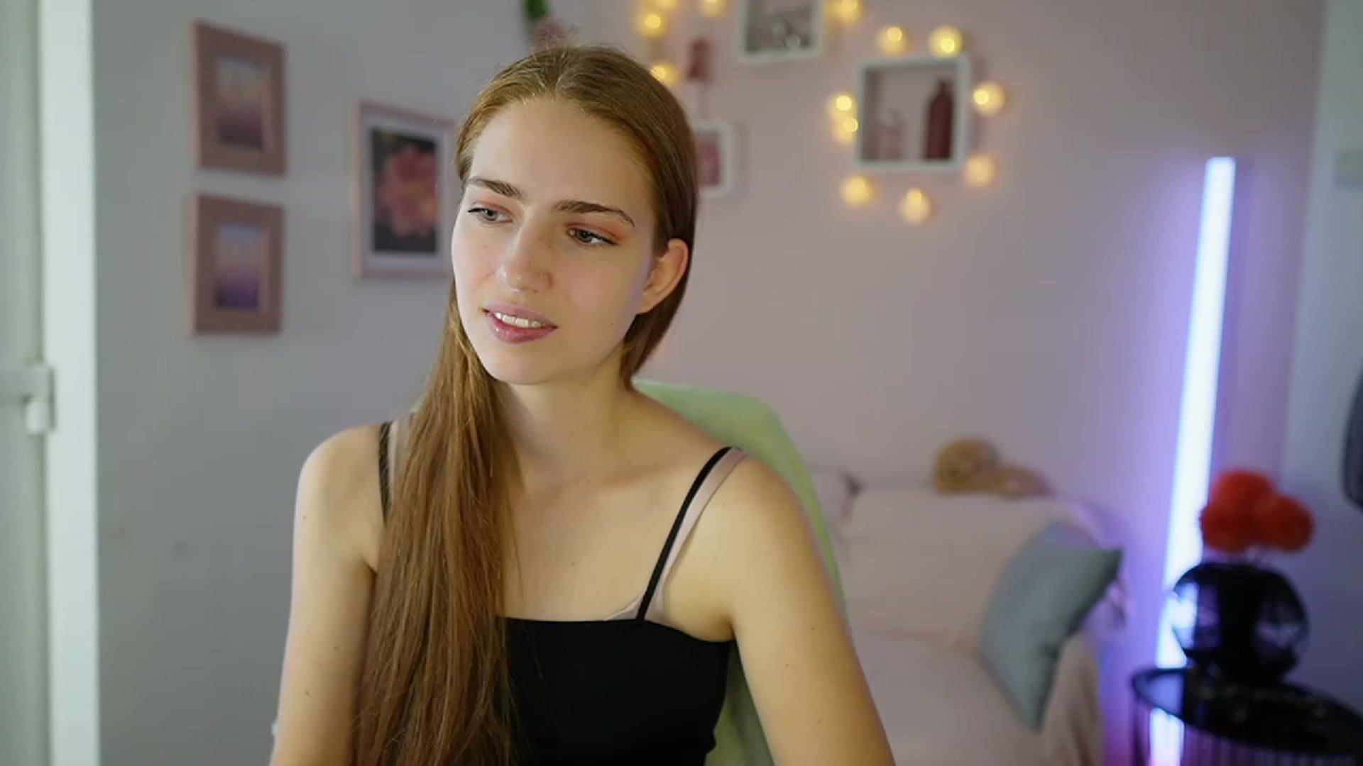 Gallery image thumbnail from Naomi_Woods18's myfreecams stream on, 11/01/2023, 12:39 image 2 of 20