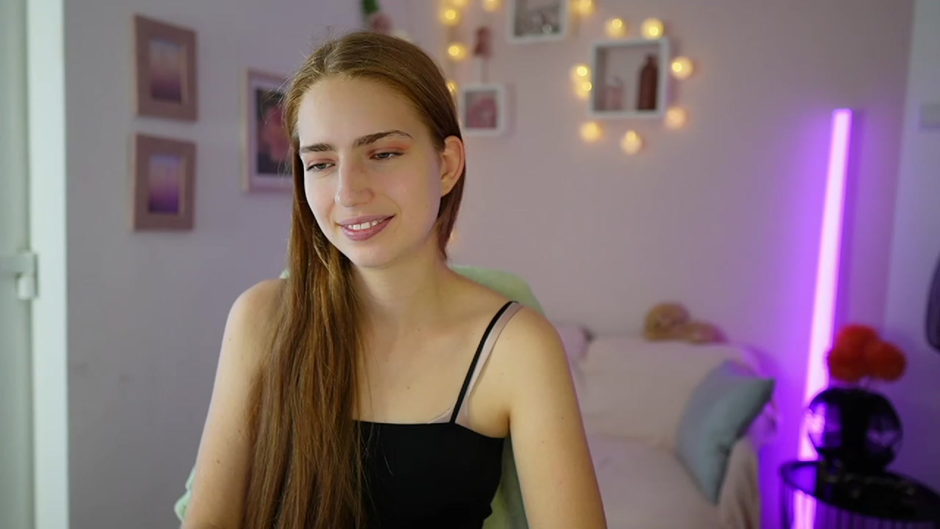 Gallery image thumbnail from Naomi_Woods18's myfreecams stream on, 11/01/2023, 12:39 image 10 of 20