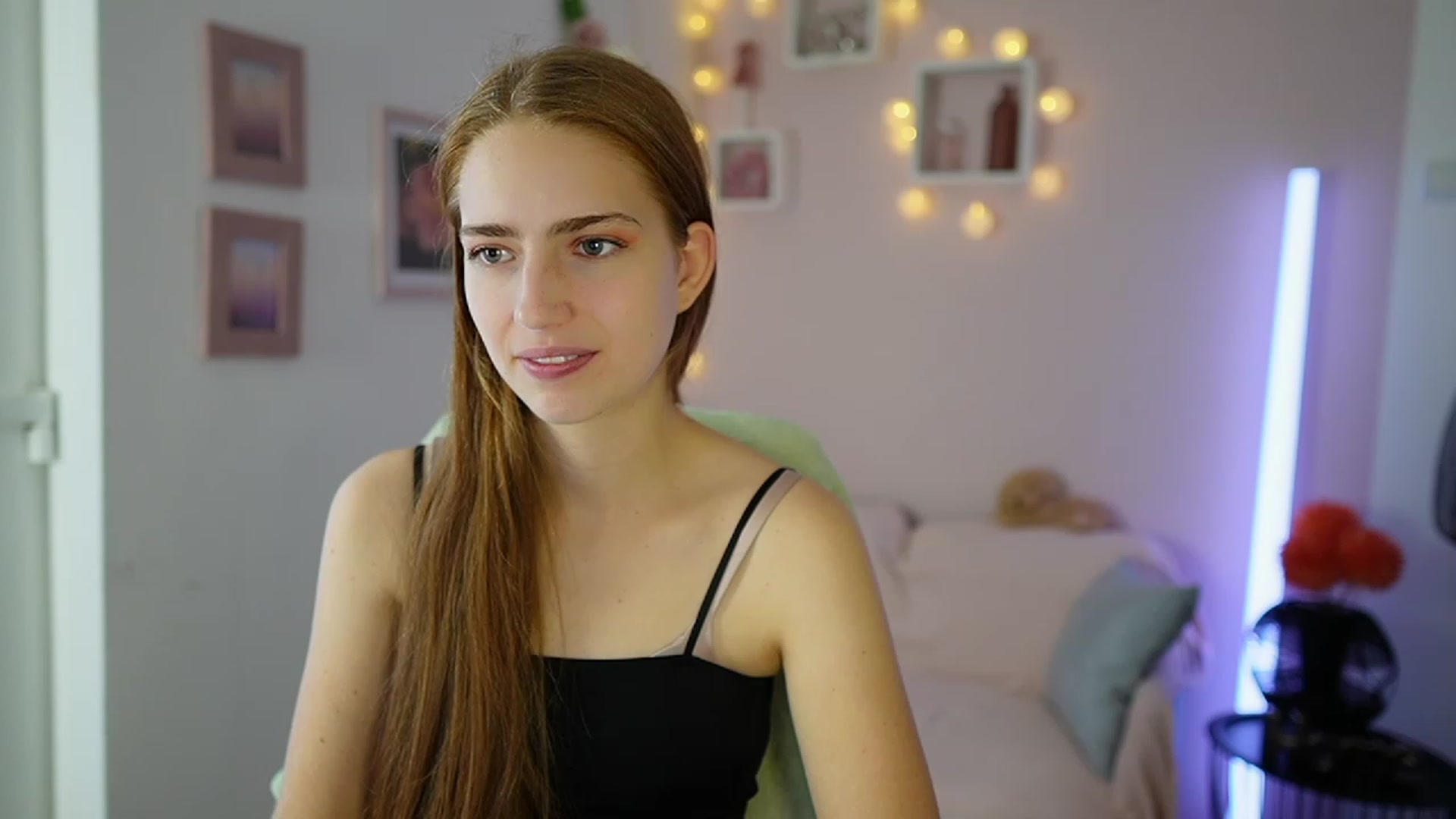 Gallery image thumbnail from Naomi_Woods18's myfreecams stream on, 11/01/2023, 12:39 image 4 of 20