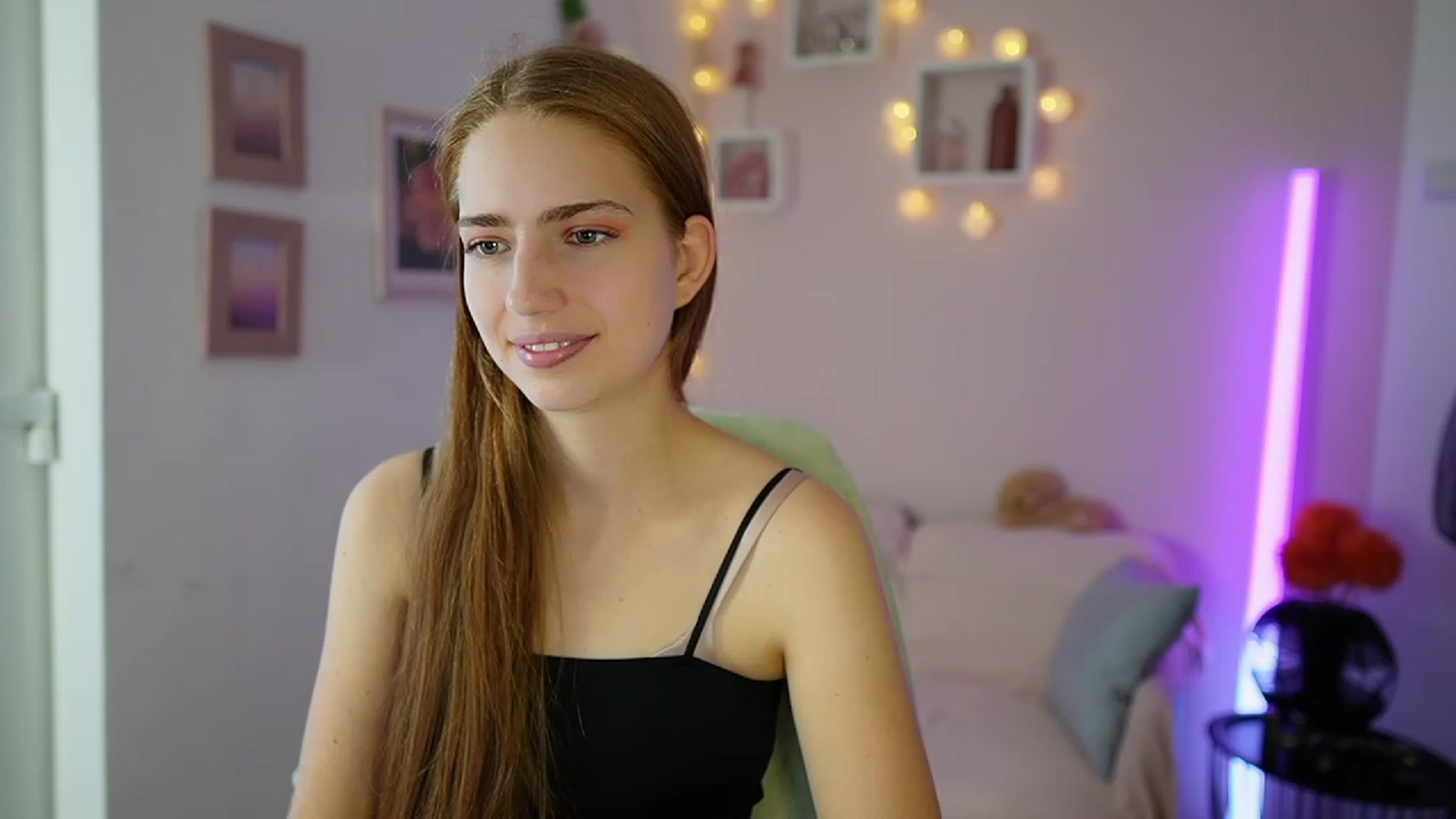 Gallery image thumbnail from Naomi_Woods18's myfreecams stream on, 11/01/2023, 12:39 image 8 of 20