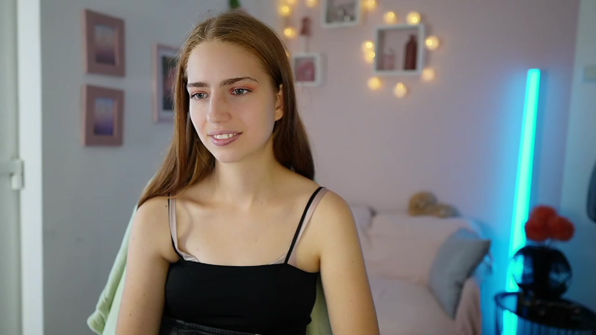Gallery image thumbnail from Naomi_Woods18's myfreecams stream on, 11/01/2023, 12:39 image 18 of 20