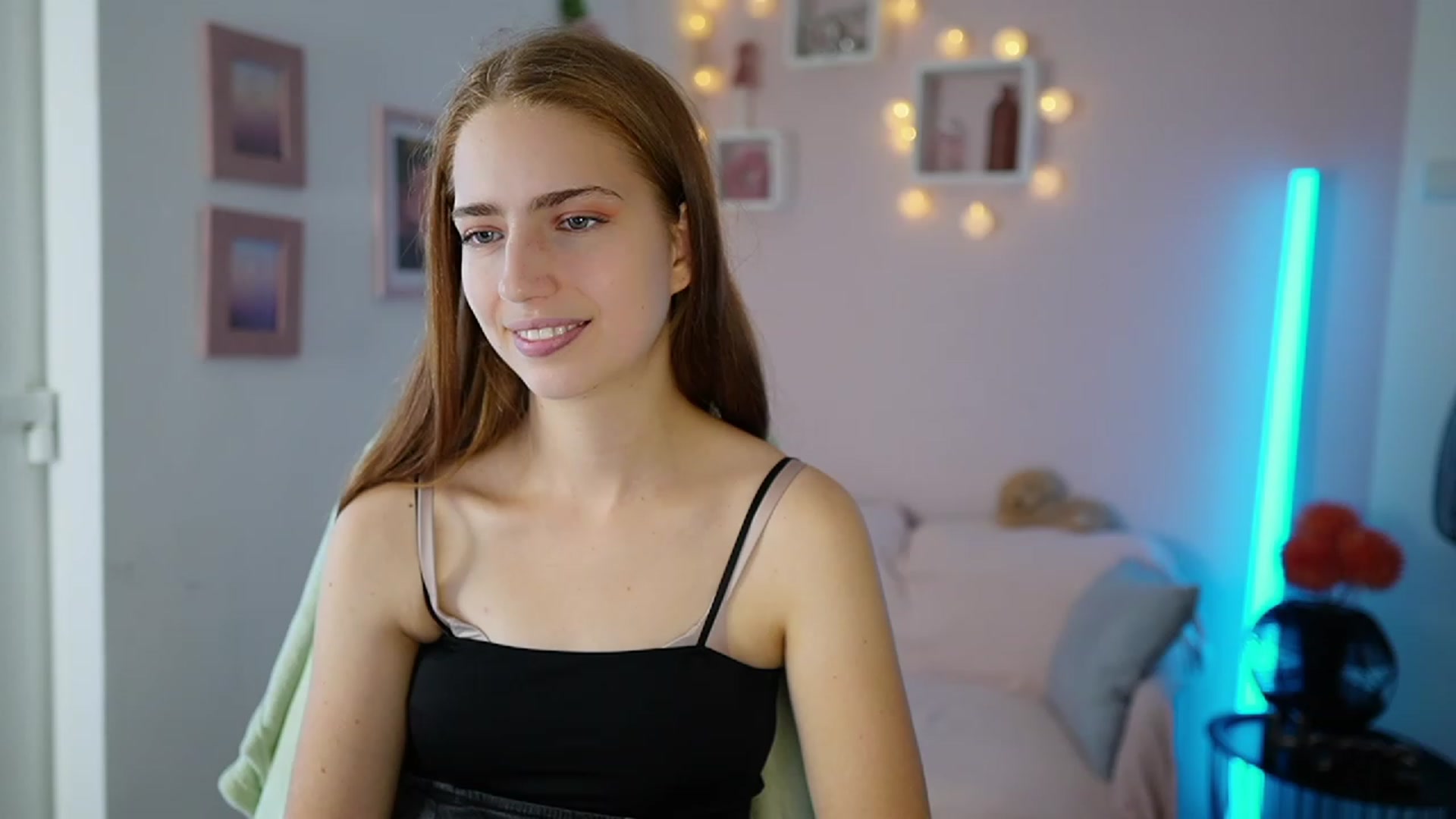 Gallery image thumbnail from Naomi_Woods18's myfreecams stream on, 11/01/2023, 12:39 image 19 of 20
