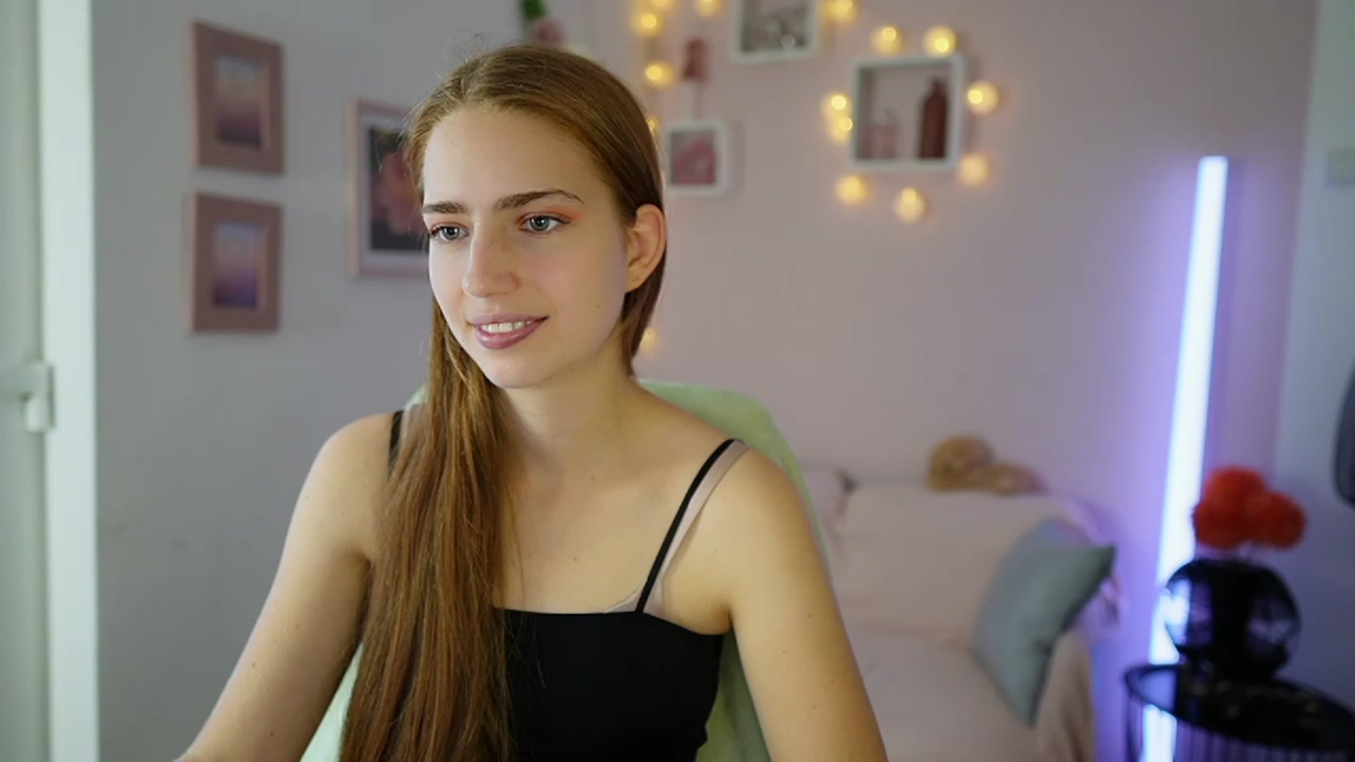 Gallery image thumbnail from Naomi_Woods18's myfreecams stream on, 11/01/2023, 12:39 image 3 of 20