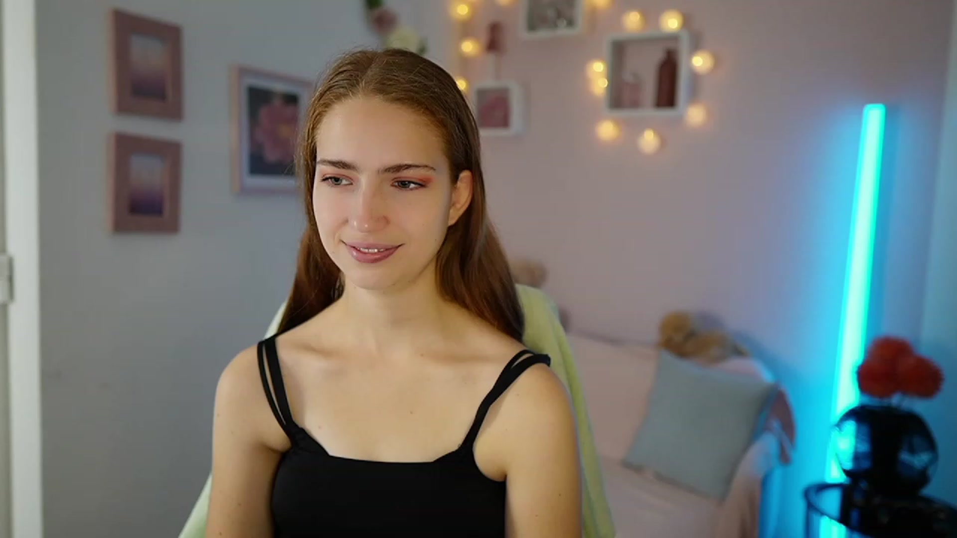 Gallery image thumbnail from Naomi_Woods18's myfreecams stream on, 11/03/2023, 09:49 image 18 of 20