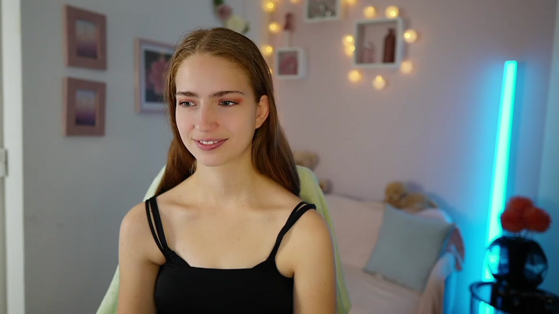 Gallery image thumbnail from Naomi_Woods18's myfreecams stream on, 11/03/2023, 09:49 image 17 of 20