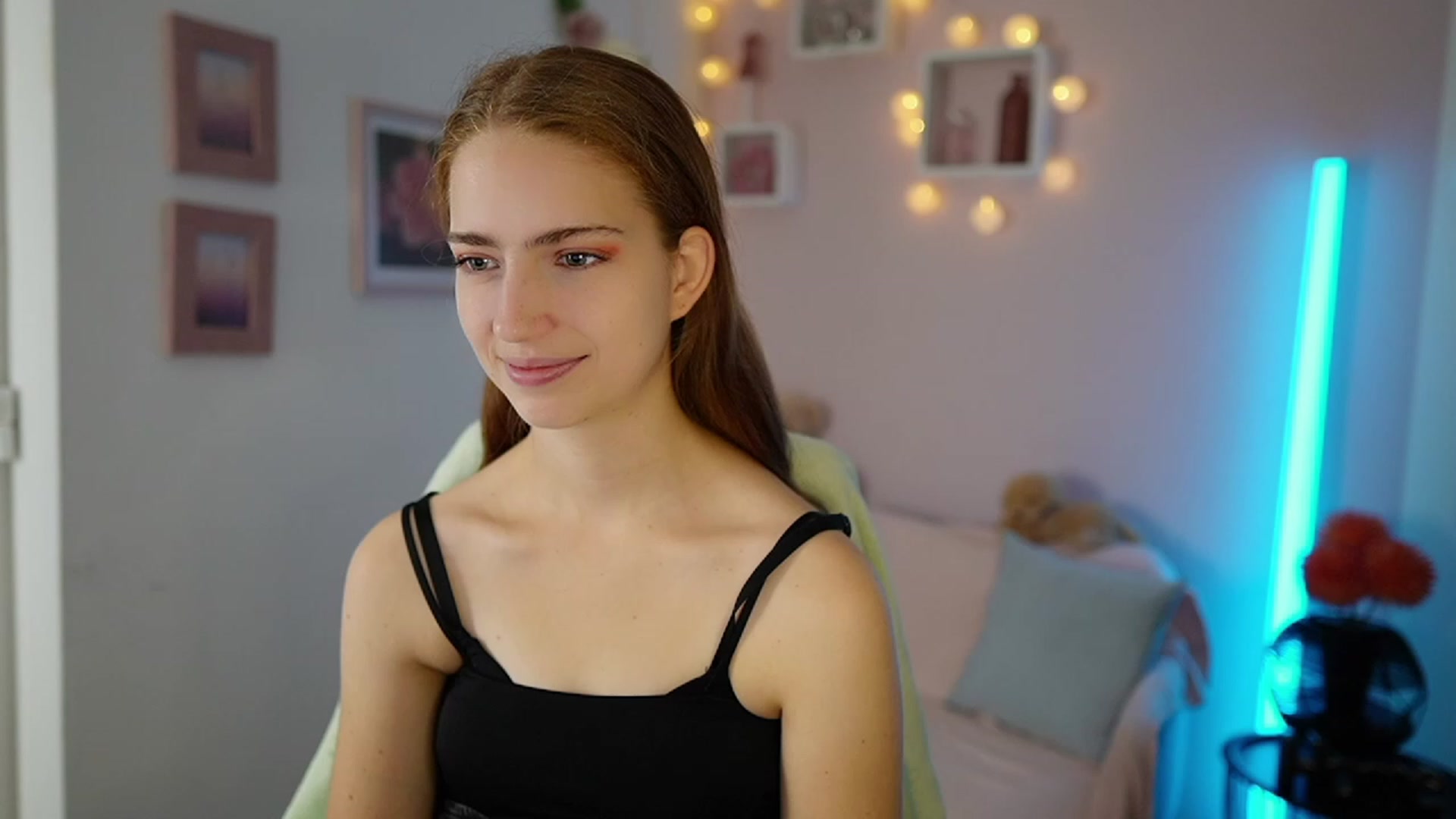 Gallery image thumbnail from Naomi_Woods18's myfreecams stream on, 11/03/2023, 09:49 image 6 of 20