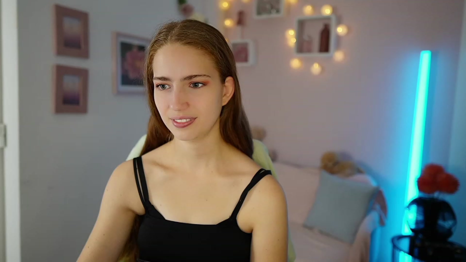 Gallery image thumbnail from Naomi_Woods18's myfreecams stream on, 11/03/2023, 09:49 image 12 of 20