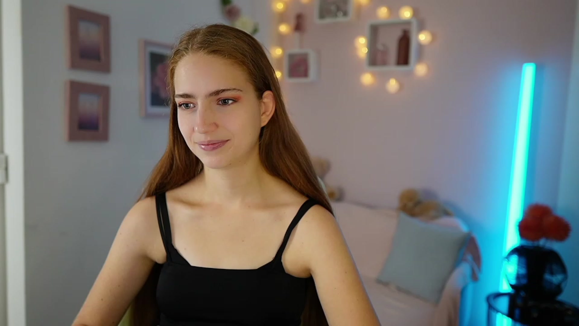 Gallery image thumbnail from Naomi_Woods18's myfreecams stream on, 11/03/2023, 10:07 image 12 of 20