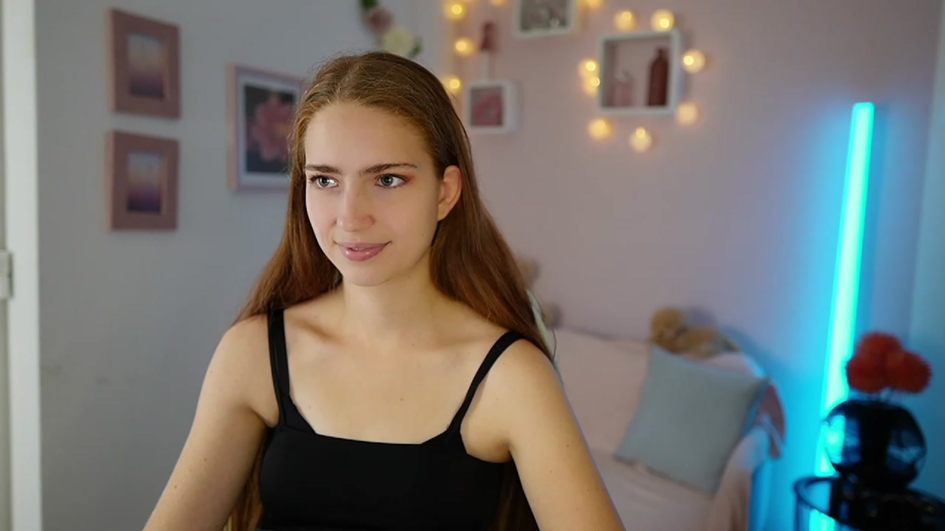 Gallery image thumbnail from Naomi_Woods18's myfreecams stream on, 11/03/2023, 10:07 image 20 of 20