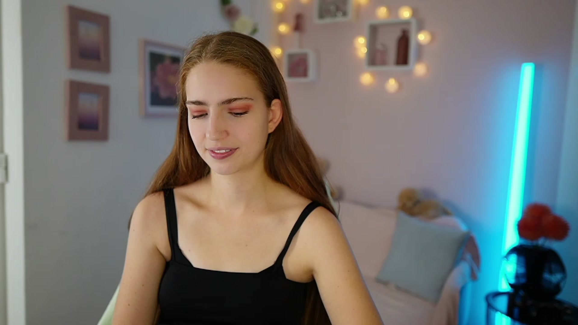 Gallery image thumbnail from Naomi_Woods18's myfreecams stream on, 11/03/2023, 10:07 image 19 of 20