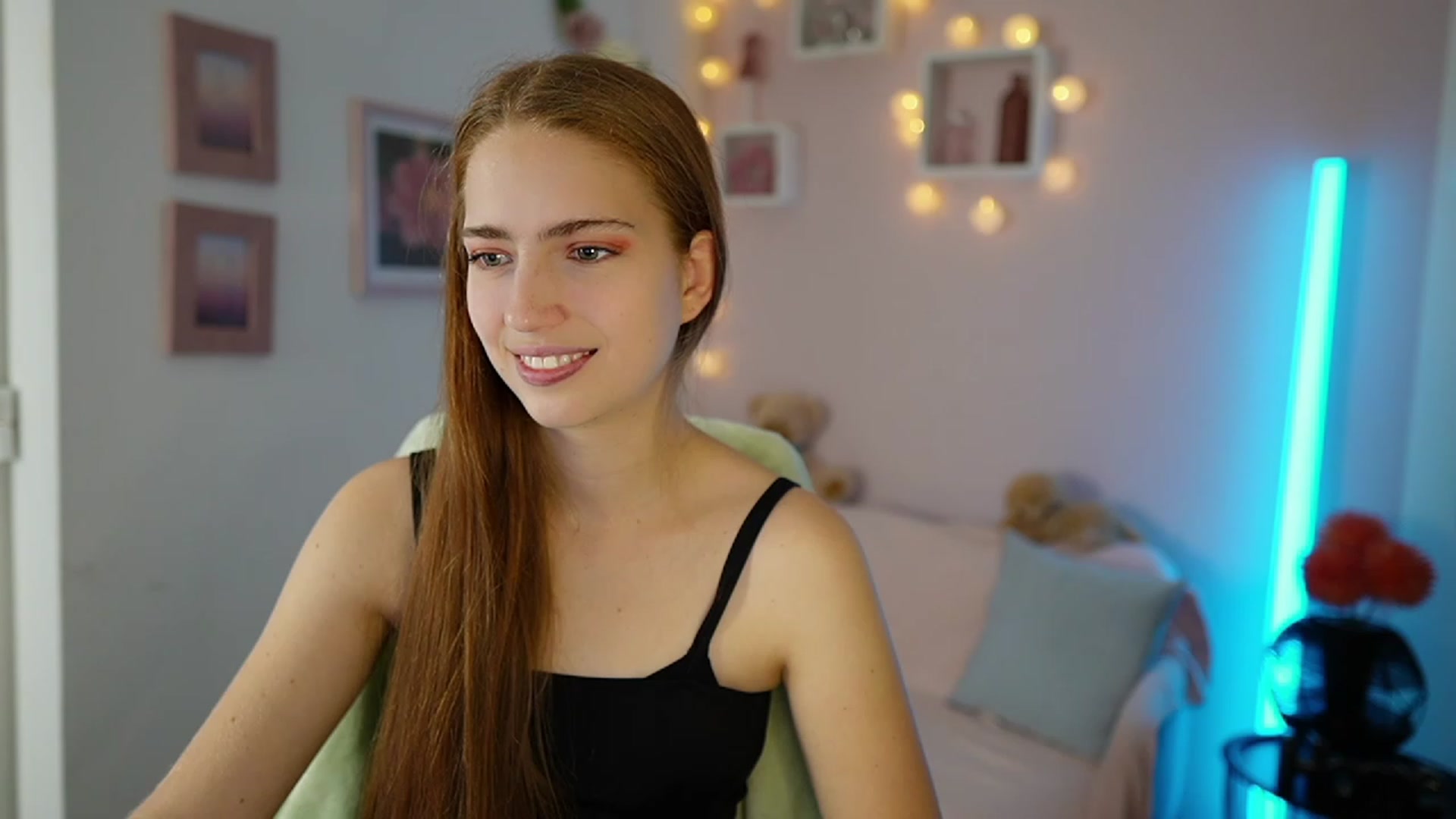 Gallery image thumbnail from Naomi_Woods18's myfreecams stream on, 11/03/2023, 11:09 image 10 of 20