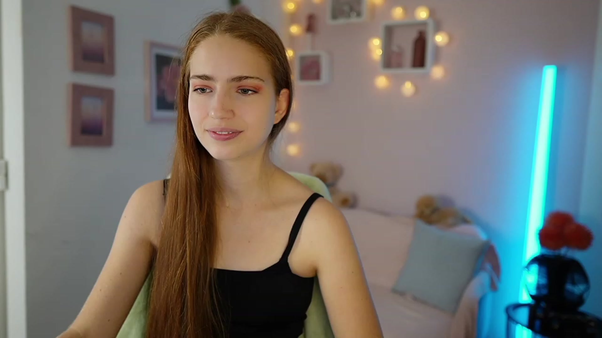 Gallery image thumbnail from Naomi_Woods18's myfreecams stream on, 11/03/2023, 11:09 image 8 of 20