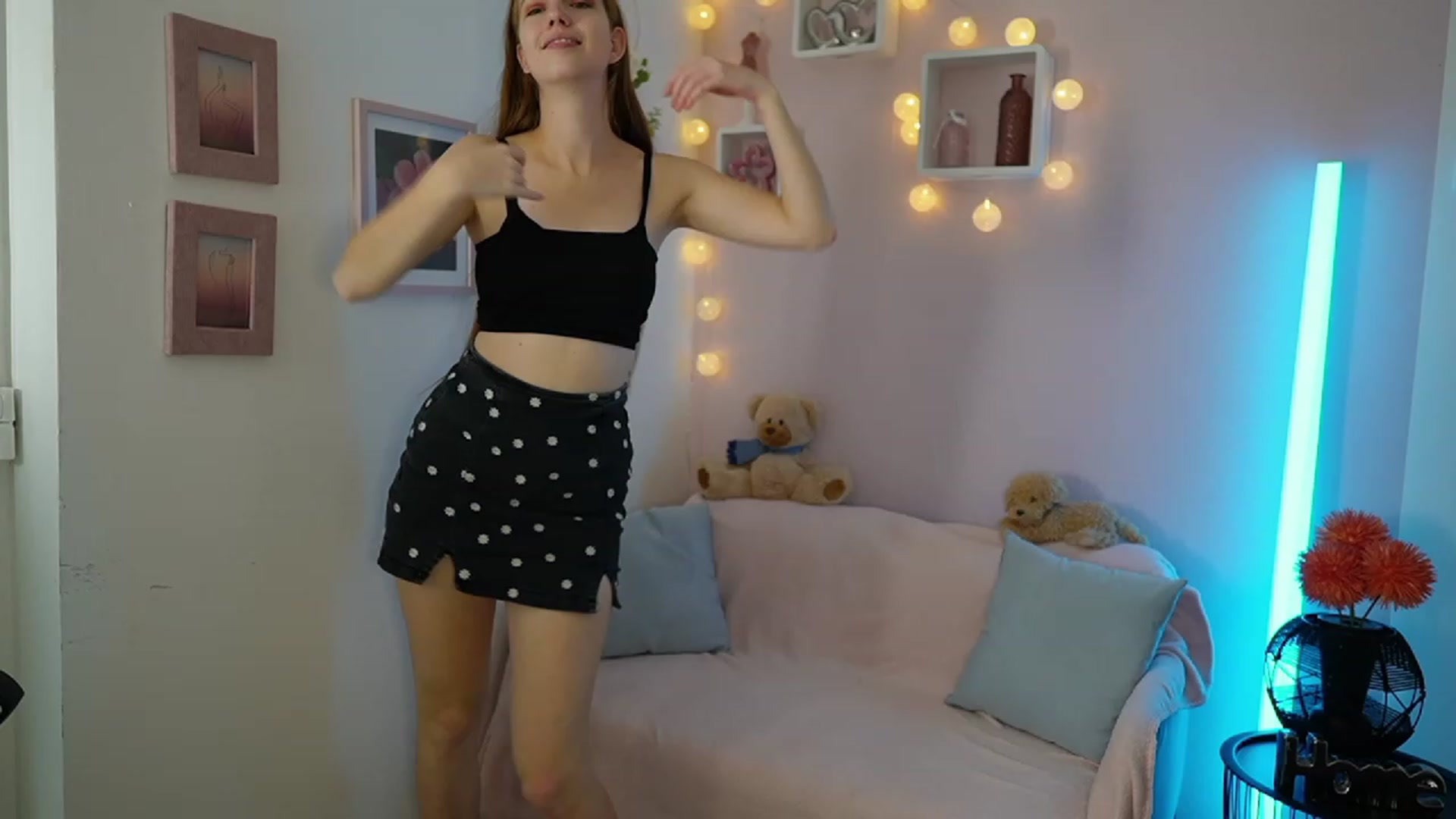 Gallery image thumbnail from Naomi_Woods18's myfreecams stream on, 11/03/2023, 11:09 image 16 of 20
