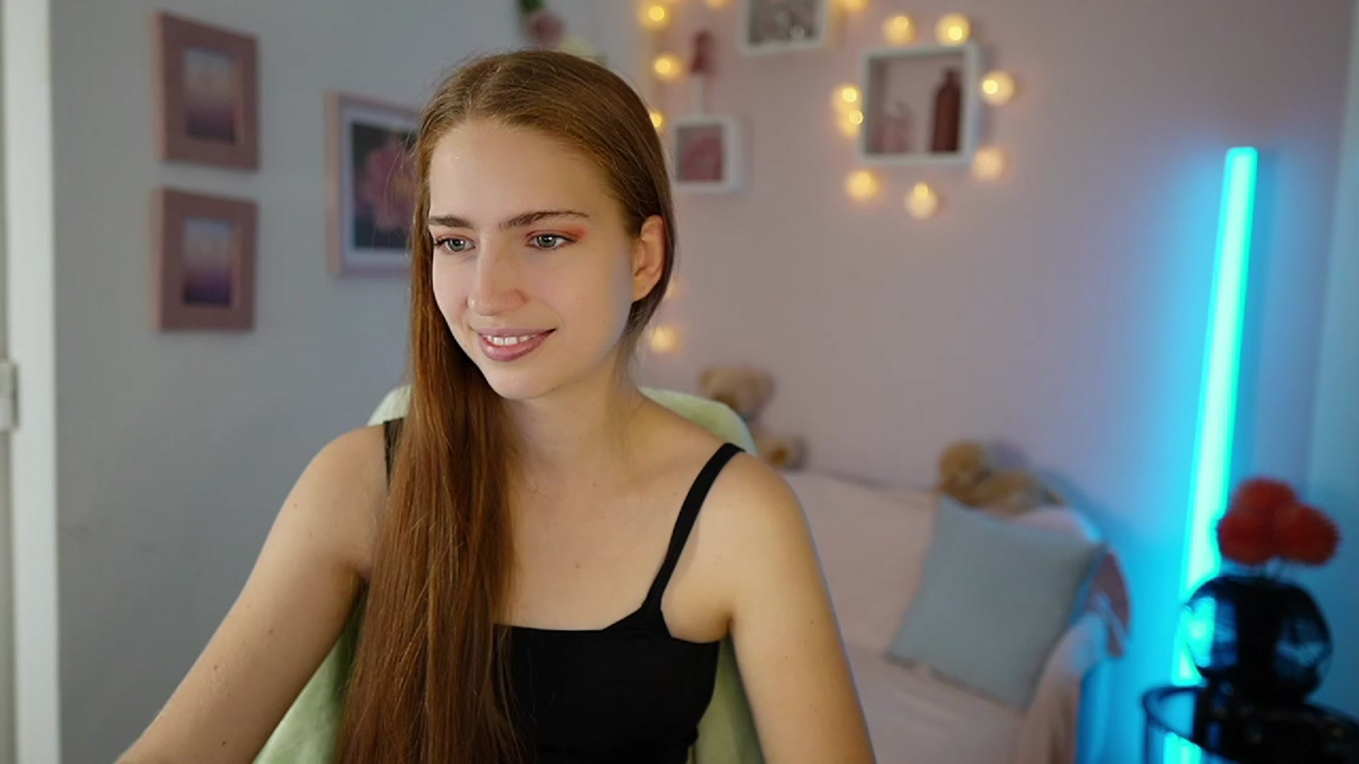 Gallery image thumbnail from Naomi_Woods18's myfreecams stream on, 11/03/2023, 11:09 image 9 of 20