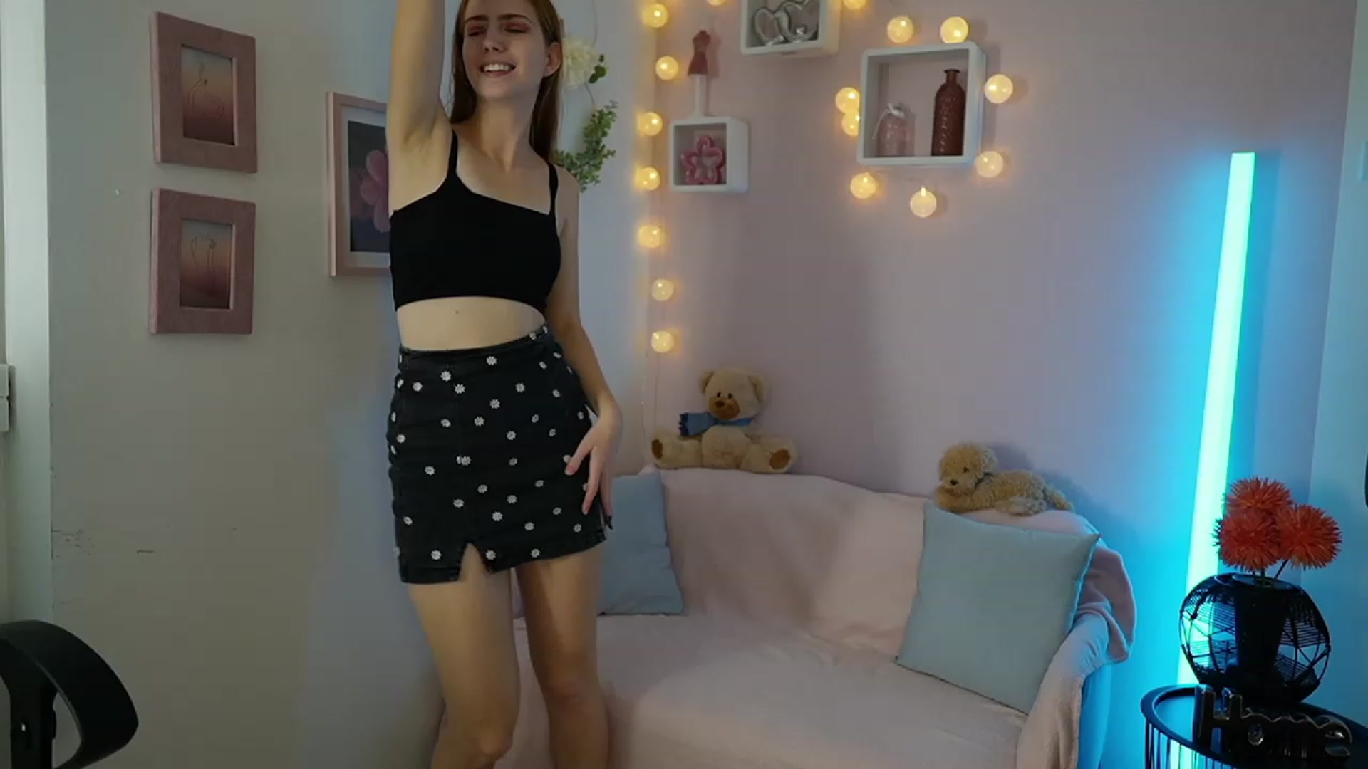 Gallery image thumbnail from Naomi_Woods18's myfreecams stream on, 11/03/2023, 12:32 image 15 of 20