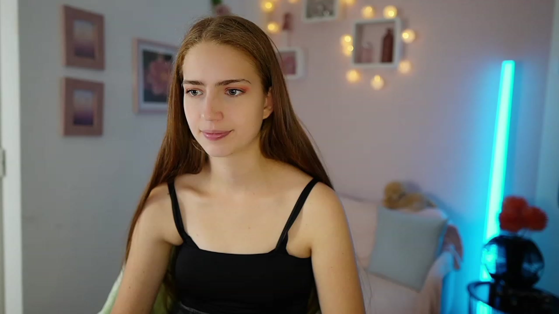 Gallery image thumbnail from Naomi_Woods18's myfreecams stream on, 11/03/2023, 12:32 image 14 of 20