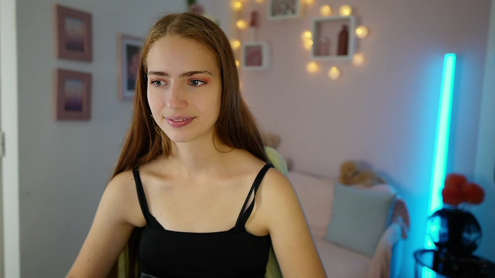 Gallery image thumbnail from Naomi_Woods18's myfreecams stream on, 11/03/2023, 12:32 image 16 of 20