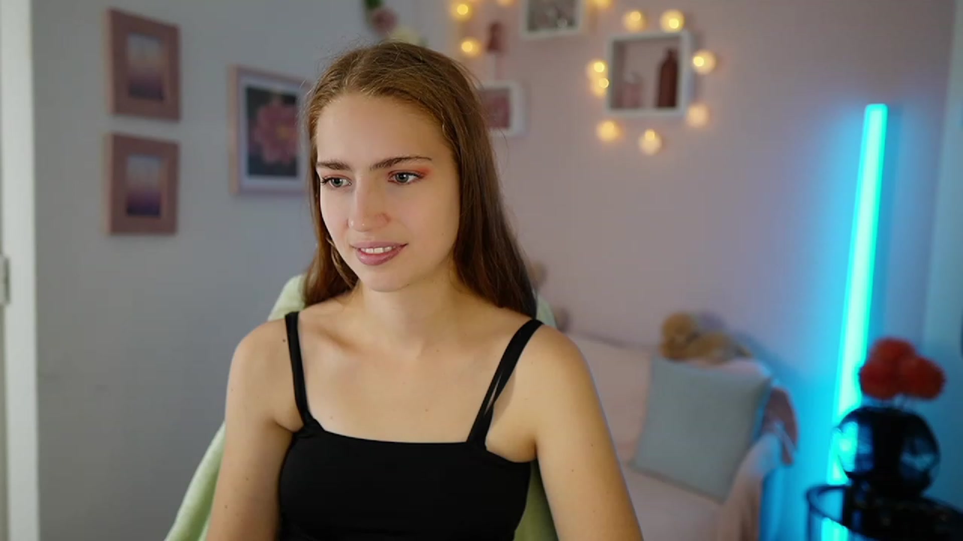 Gallery image thumbnail from Naomi_Woods18's myfreecams stream on, 11/03/2023, 12:32 image 2 of 20