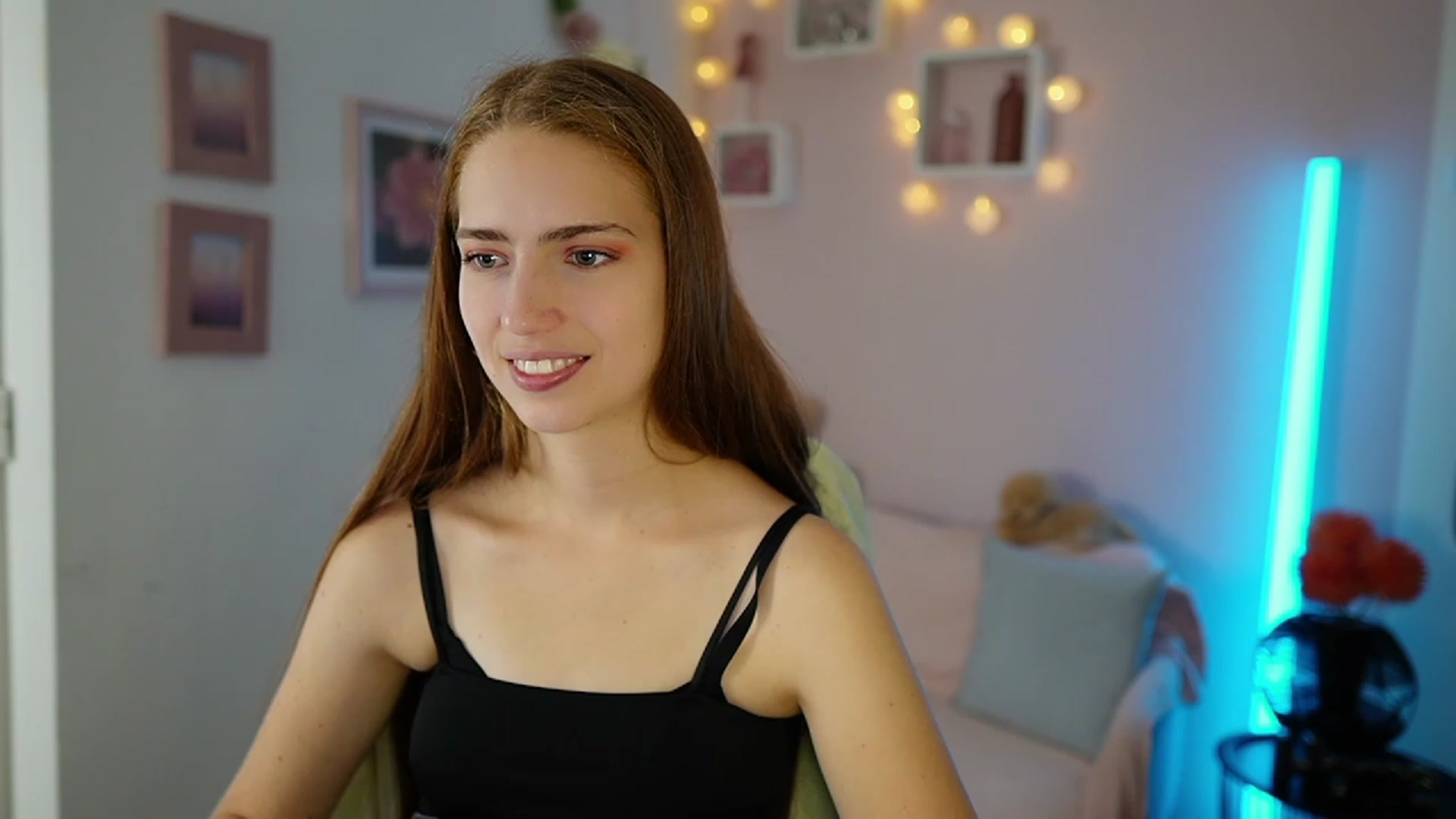 Gallery image thumbnail from Naomi_Woods18's myfreecams stream on, 11/03/2023, 12:32 image 19 of 20