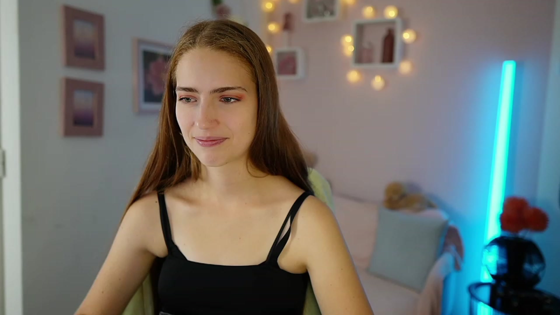Gallery image thumbnail from Naomi_Woods18's myfreecams stream on, 11/03/2023, 12:32 image 18 of 20