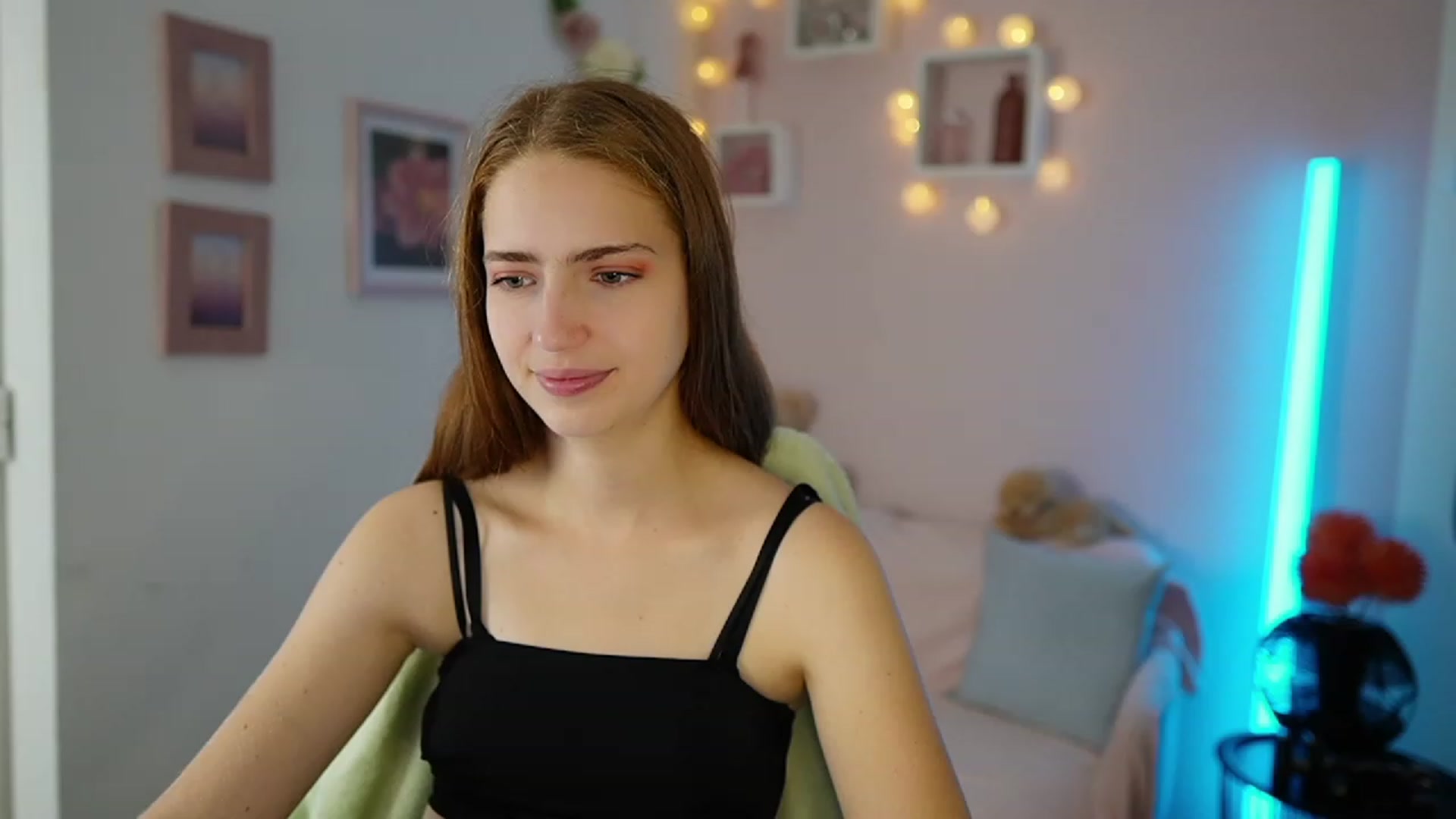 Gallery image thumbnail from Naomi_Woods18's myfreecams stream on, 11/03/2023, 13:27 image 14 of 20