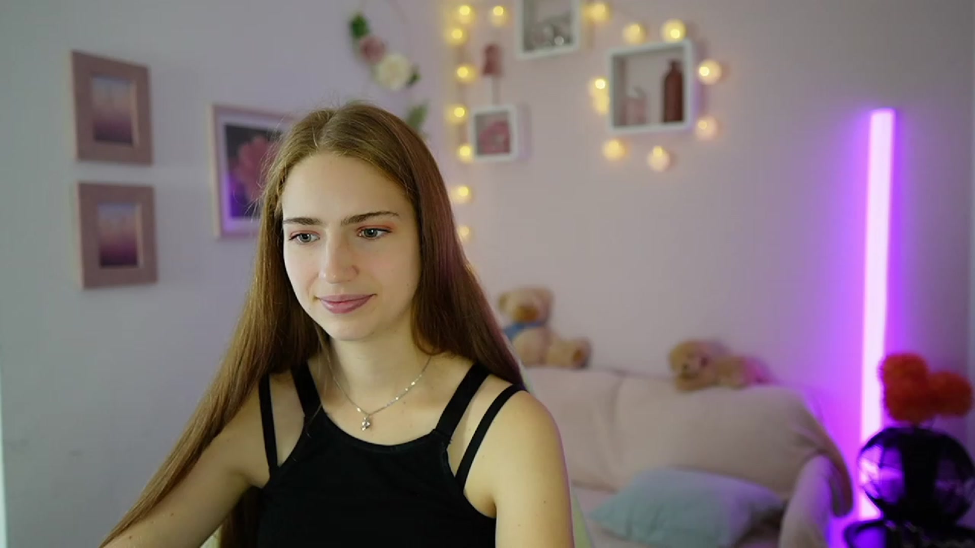 Gallery image thumbnail from Naomi_Woods18's myfreecams stream on, 11/08/2023, 11:25 image 13 of 20