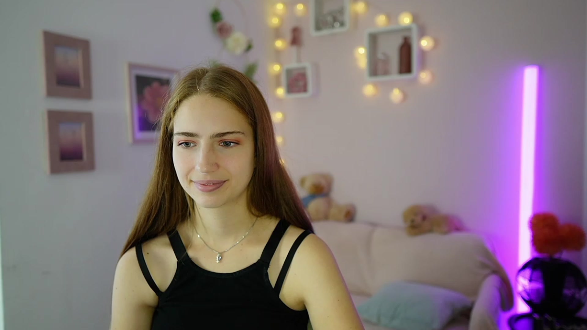 Gallery image thumbnail from Naomi_Woods18's myfreecams stream on, 11/08/2023, 11:25 image 14 of 20